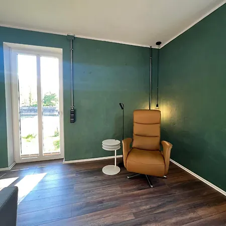 Schleusenkammer * هاملن